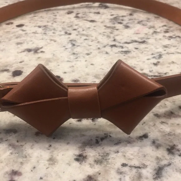 Skinny Faux Leather Waist Belt - Picture 10 of 16